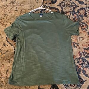 Although this shirt does not have a tag on it, it has never been worn.